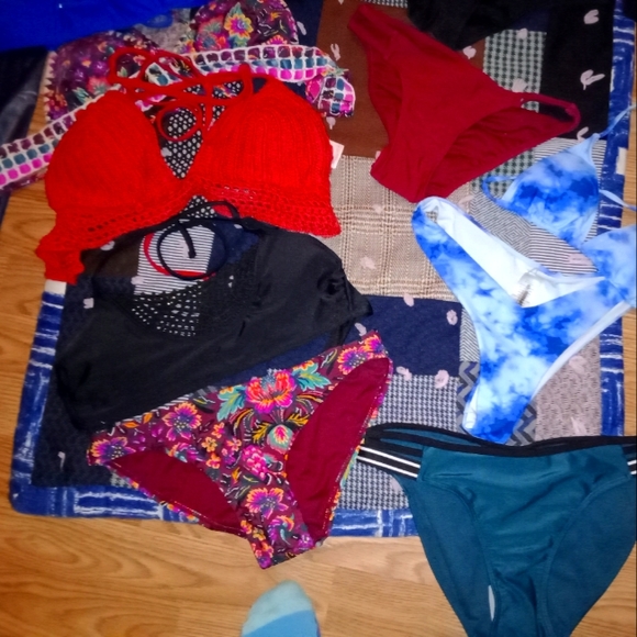 Bathing suits - Picture 1 of 5